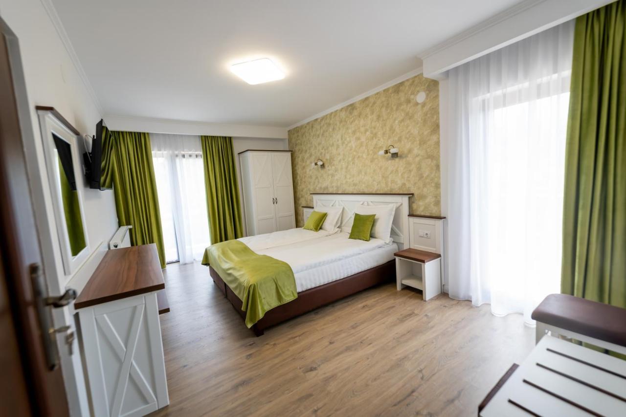 Evergreen Chalet Avrig Luaran gambar